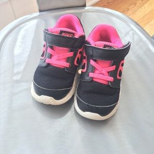 Toddler girl Nike sneakers size 7